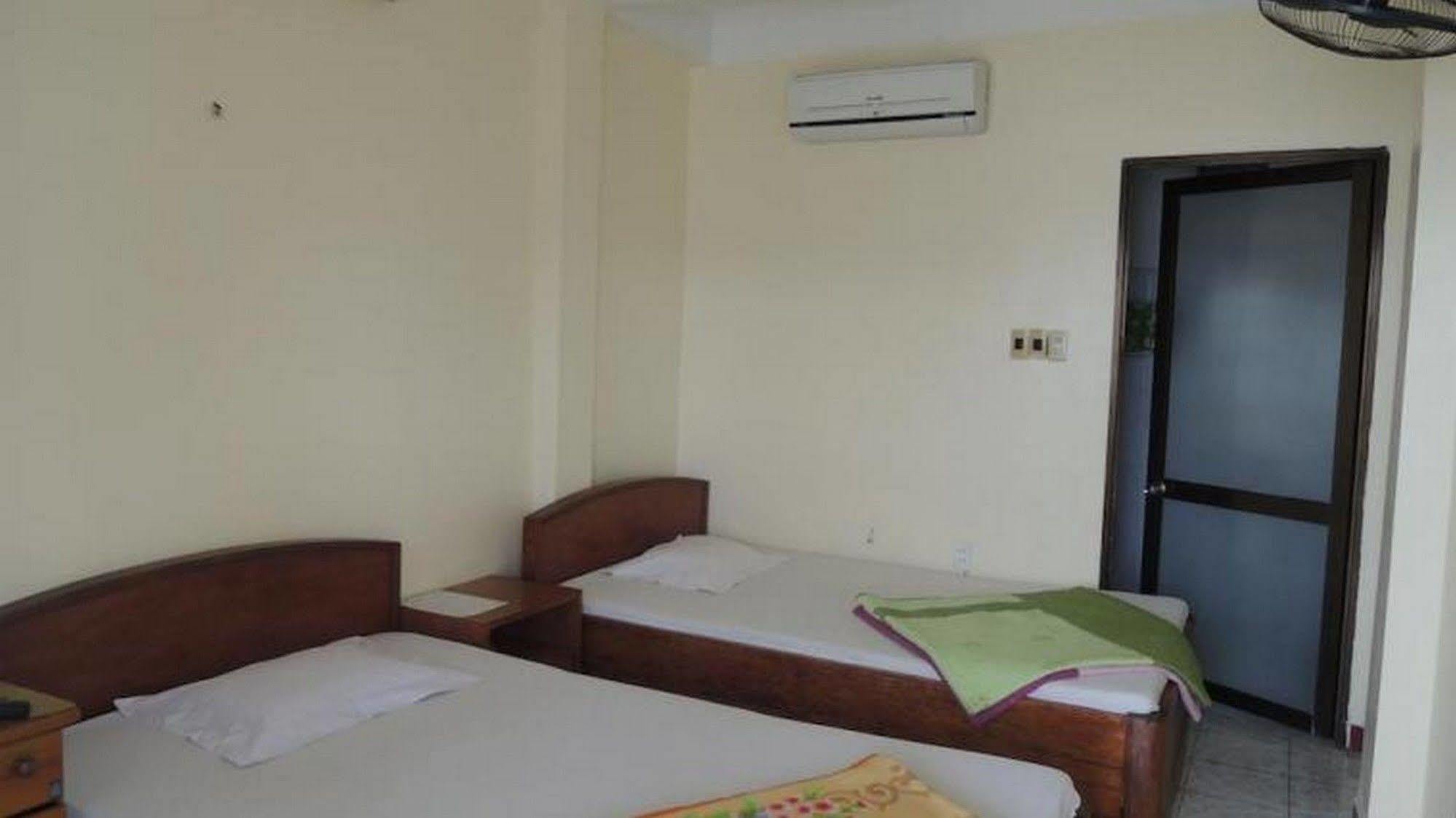 Nam Phuong Hotel Dong Khe Sau Exterior foto