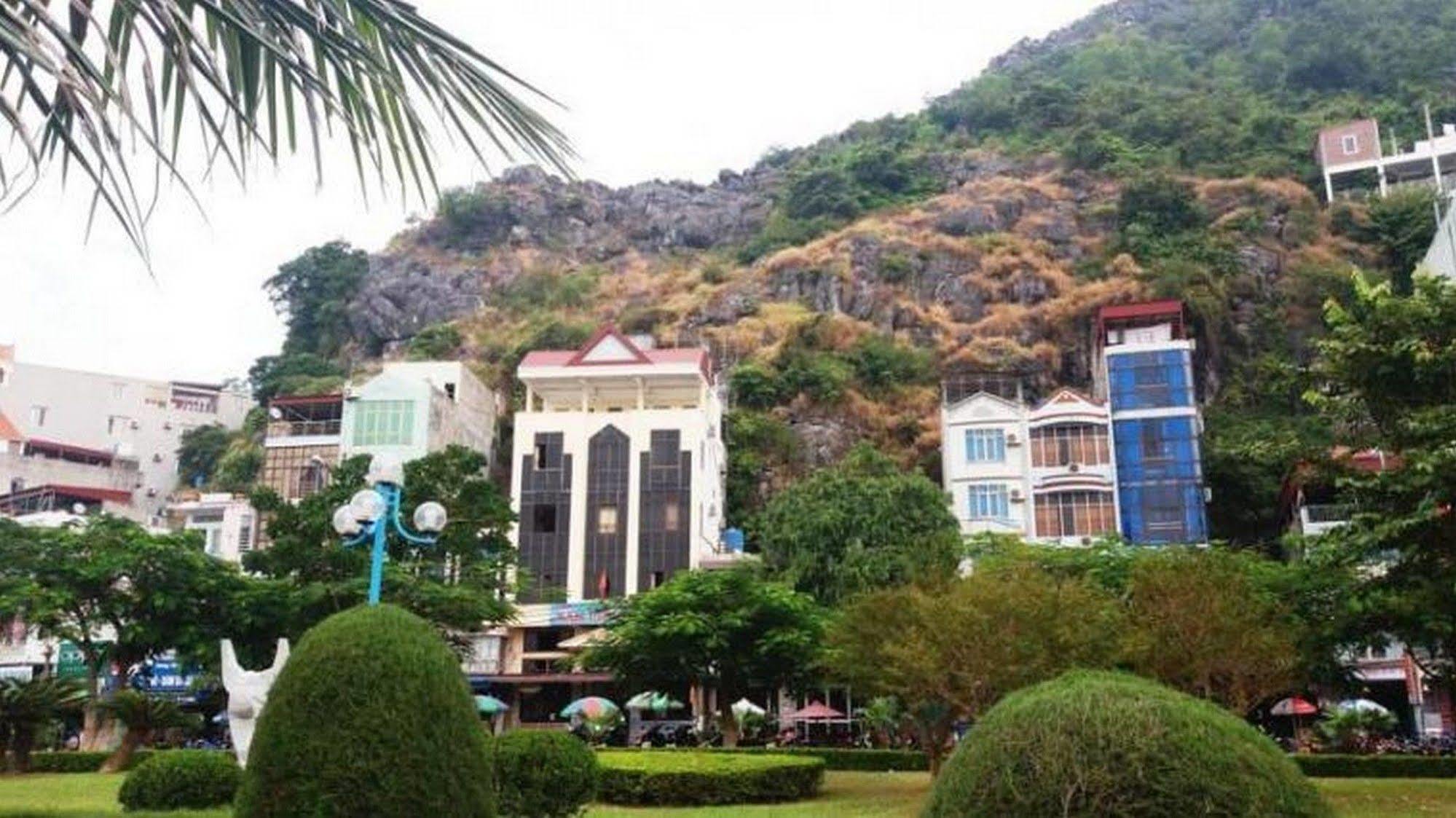 Nam Phuong Hotel Dong Khe Sau Exterior foto